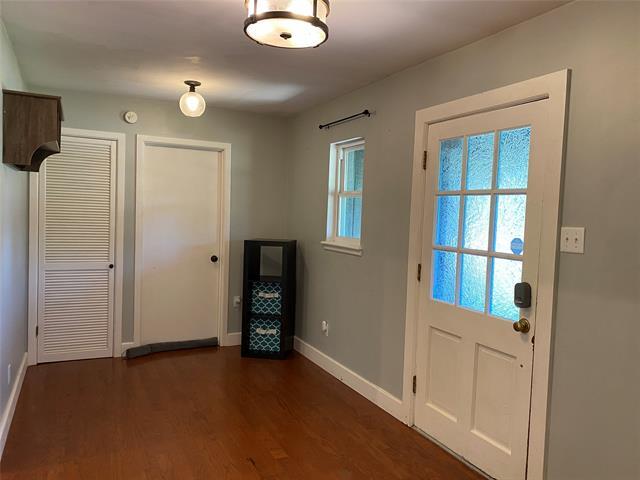 Building Photo - 2026 River Oaks Cir