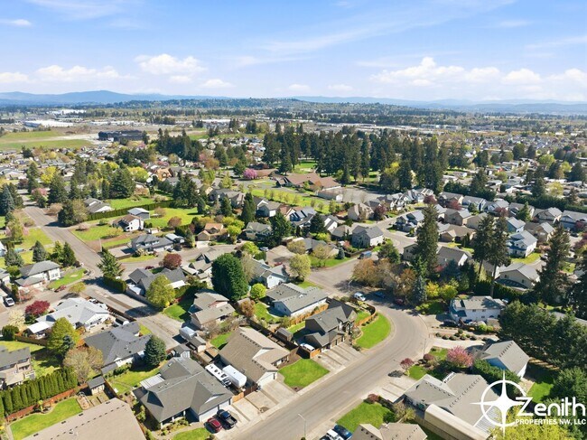 Foto del edificio - 16718 NE 7th St