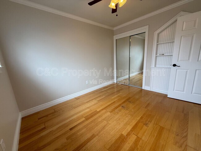Foto del edificio - 476 Ferris Ave