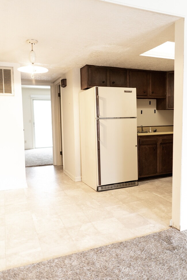 Building Photo - 1164 E Dawn Dr