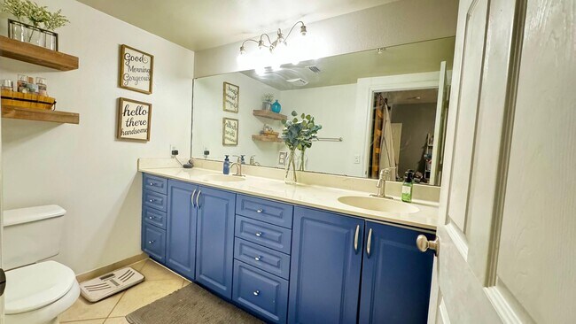 Foto del edificio - 6475 Emerald Dunes Dr