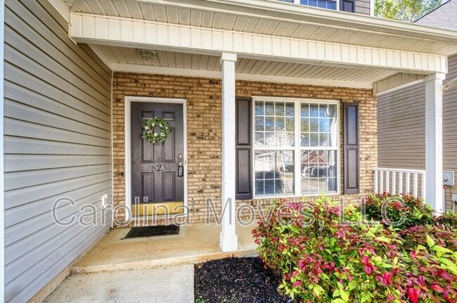 Foto del edificio - 823 Terrace Creek Dr