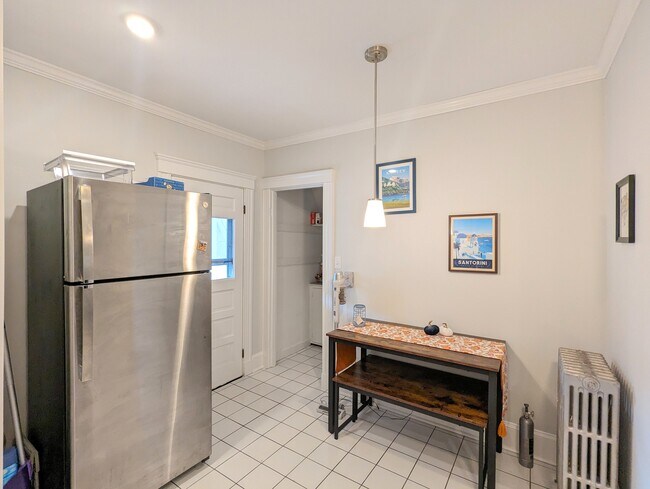 Foto del edificio - 92 Powder House Blvd