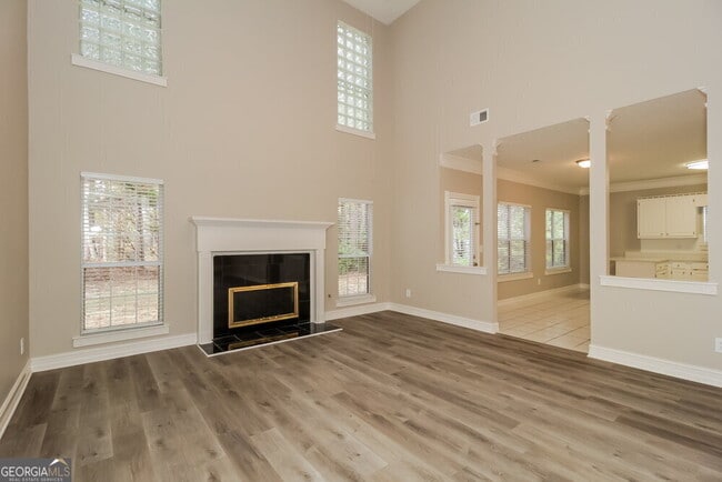 Building Photo - 355 Woodstream Dr