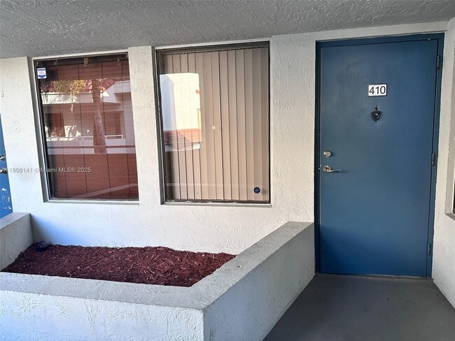 Foto del edificio - 8205 SW 152nd Ave