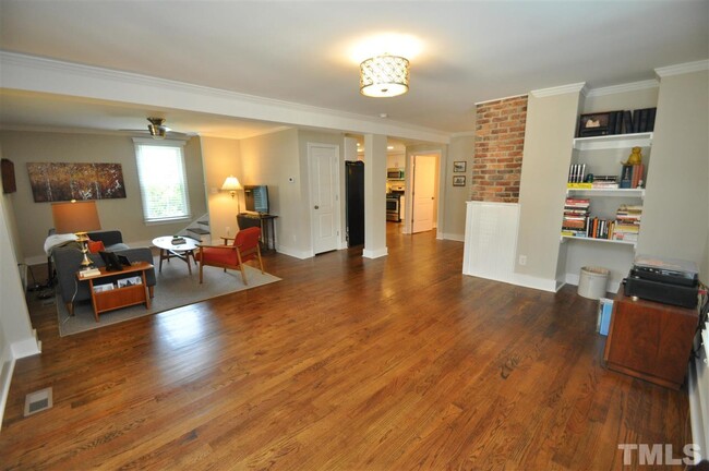 Building Photo - 517 S East St