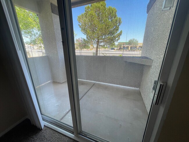 Foto del edificio - 7255 W Sunset Rd
