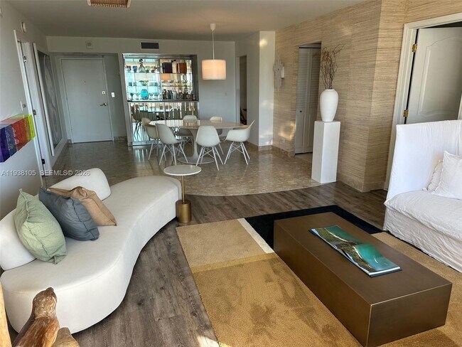 Foto del edificio - 6039 Collins Ave