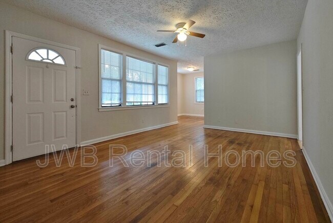 Building Photo - 5212 Attleboro St