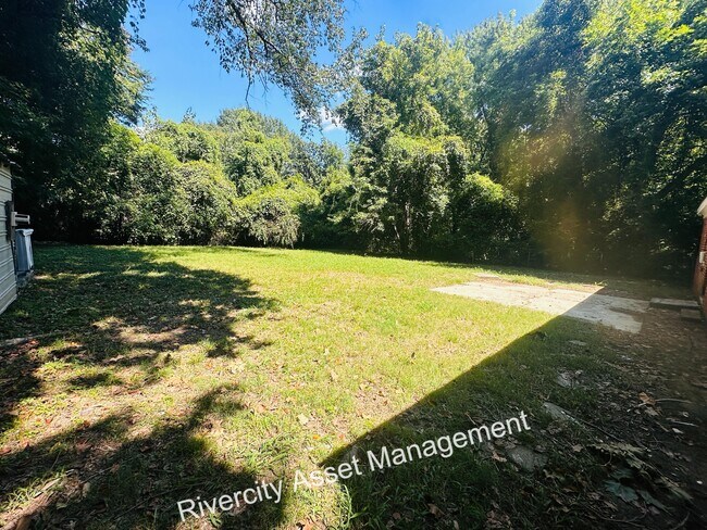 Foto del edificio - 3636 Mallory Ave