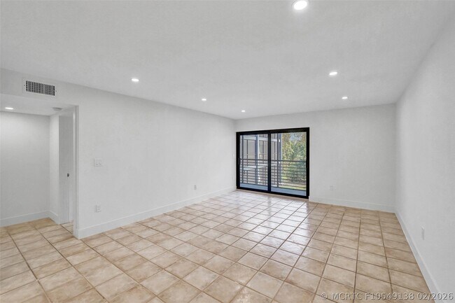 Foto del edificio - 4040 N Hills Dr