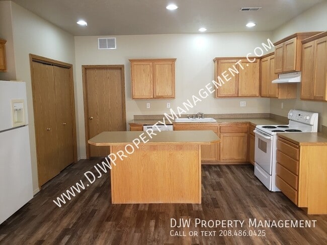 Building Photo - 8460 W Salt Creek Ct
