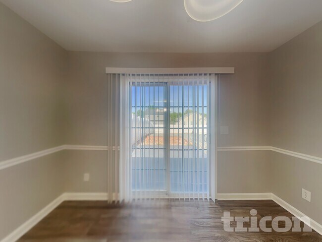 Building Photo - 1617 Faircrest Ln