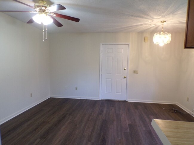 Building Photo - Rolling Meadows Apartments and Townhouses,...