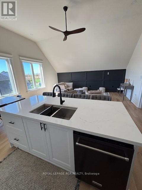 Building Photo - 125 Parker Dr