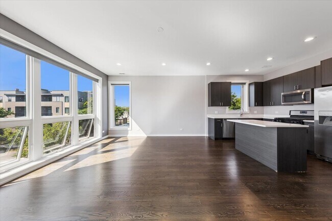 Foto del edificio - 2158 W Adams St