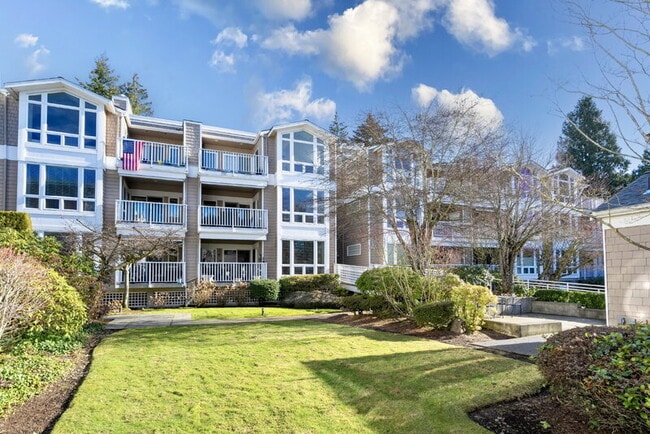 Foto del edificio - 702 Kirkland Way