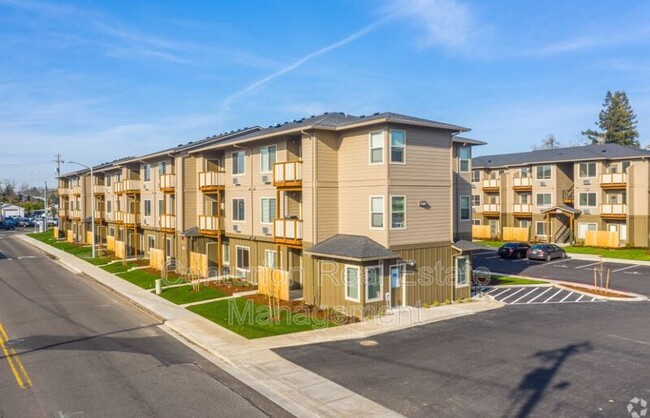 Foto del edificio - 3280 Lansing Ave NE