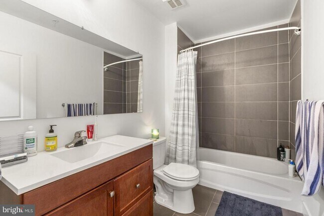 Foto del edificio - 1637 Poplar St