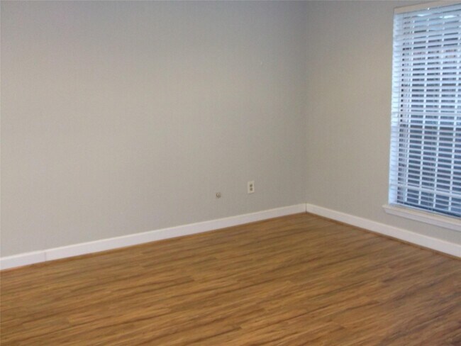 Foto del edificio - 8801 Hammerly Blvd