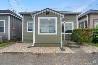 Building Photo - 207 N Alder St
