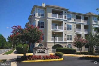 Building Photo - 4561 Strutfield Ln
