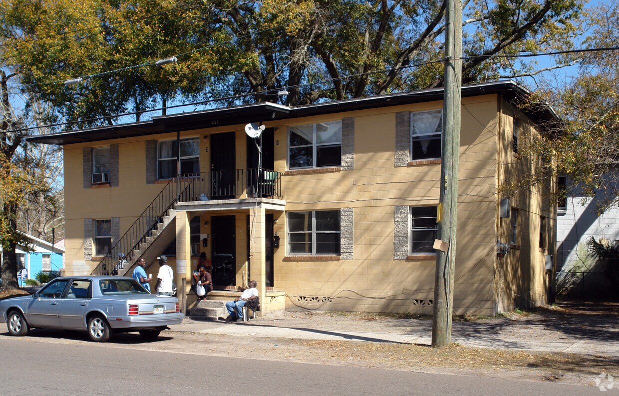 Primary Photo - 3723 Pearce St