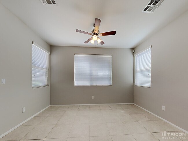 Foto del edificio - 6565 Willow Ave