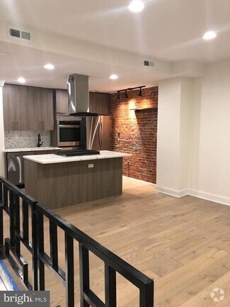 Building Photo - 1706 N Marshall St