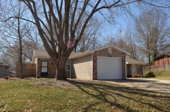 Building Photo - 4608 W Knox Dr
