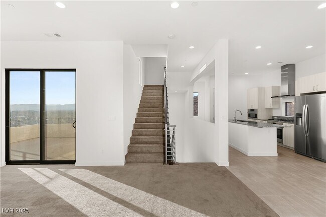 Foto del edificio - 350 Solitude Peak Ln