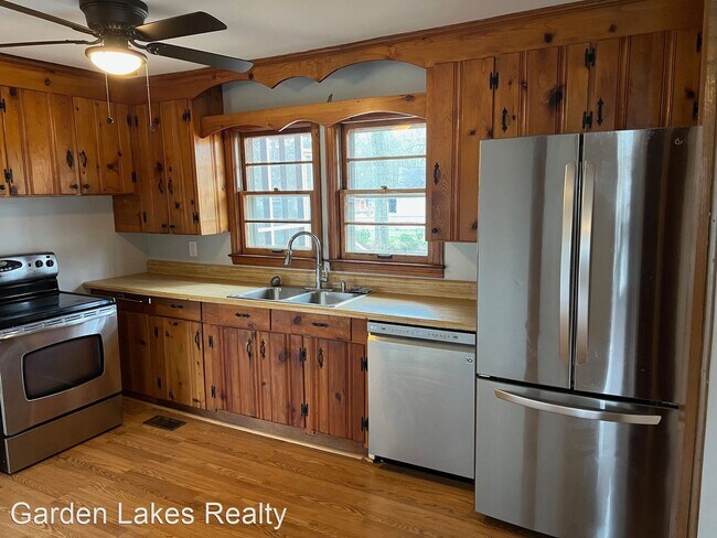 Foto del edificio - 3 br, 1 bath House - 407 Elliott Drive