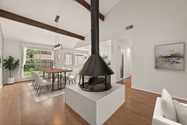 Building Photo - 9118 Wilcrest Dr