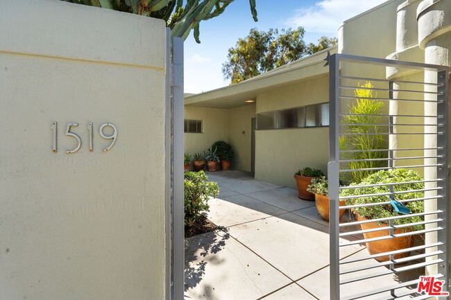 Building Photo - 1519 N Easterly Terrace