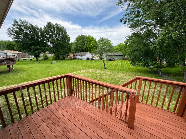 Building Photo - 7907 Sunset Cir