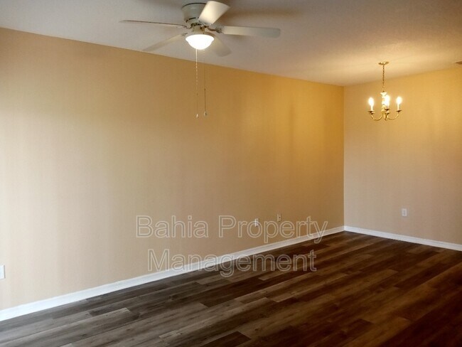 Building Photo - 9533 Newdale Way