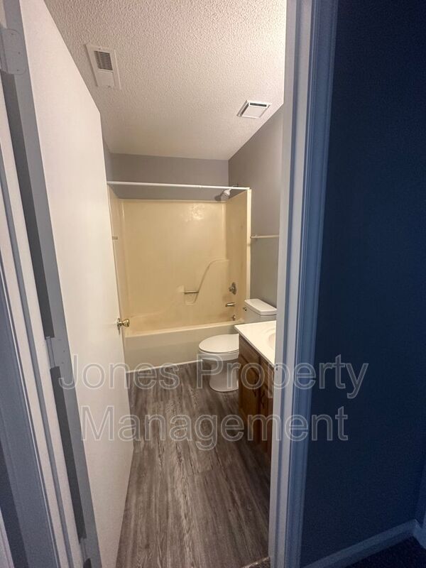 Foto del edificio - 2711 Mountcrest Cir NW