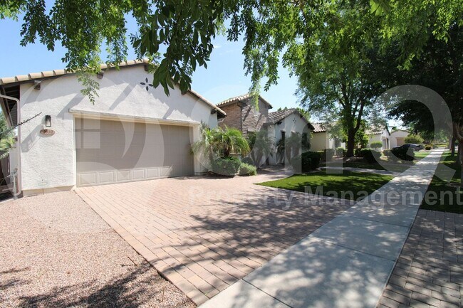 Building Photo - 2832 E Los Altos Rd