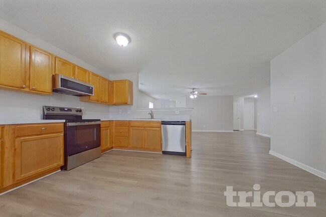 Foto del edificio - 404 Castle Ridge Dr