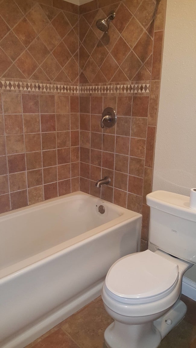 Building Photo - 1180 Alton St