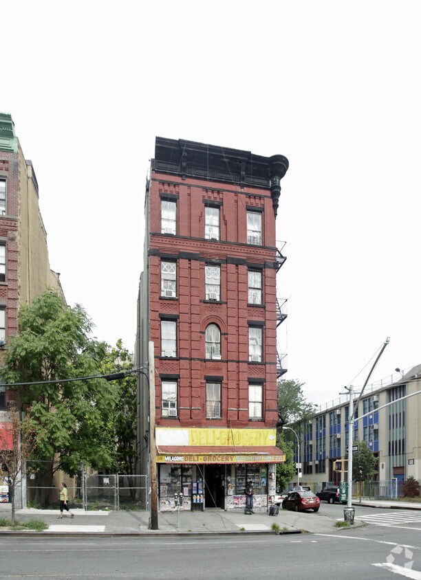 Primary Photo - 249 Willis Ave