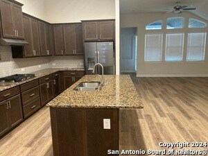 Foto del edificio - 2052 Stephanie Ave