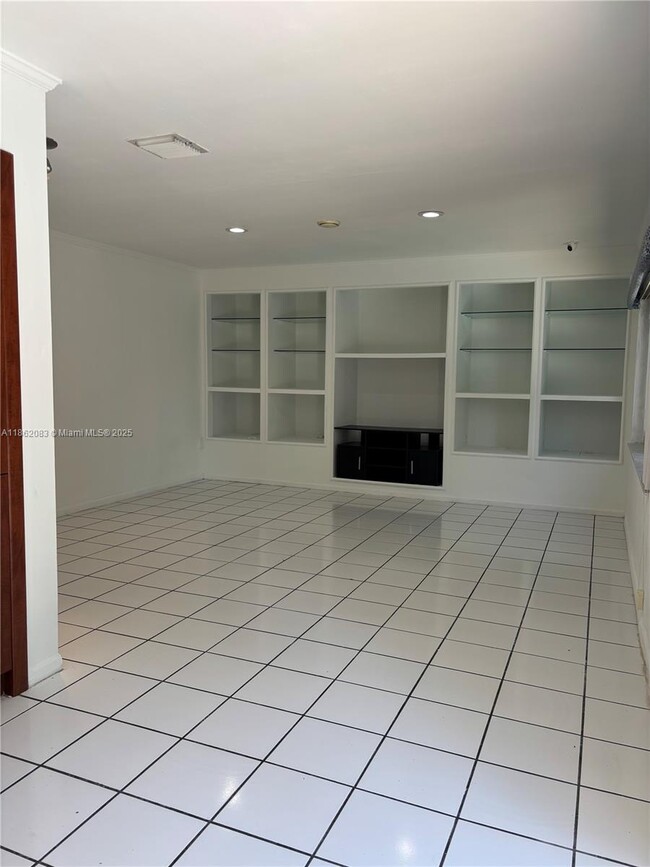 Building Photo - 7323 SW 158th Ave