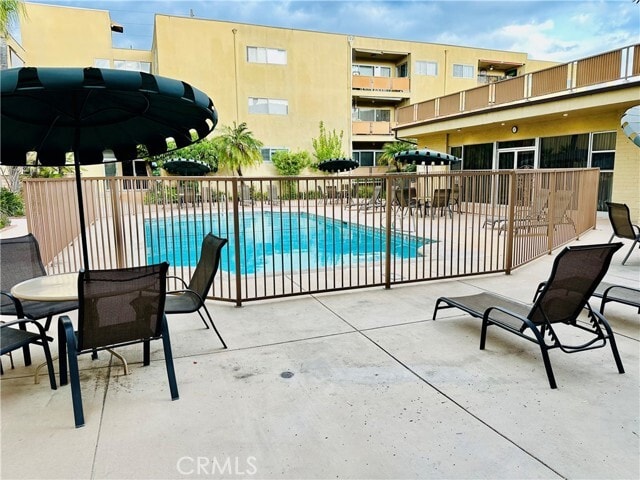 Foto del edificio - 6225 Coldwater Canyon Ave