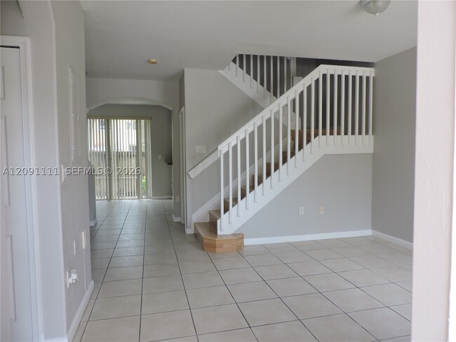 Building Photo - 1408 SE 26th Ct