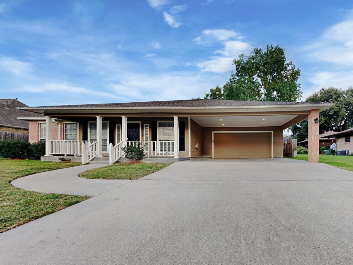 7095 Pleasure Lake Dr House Rental in Willis, TX