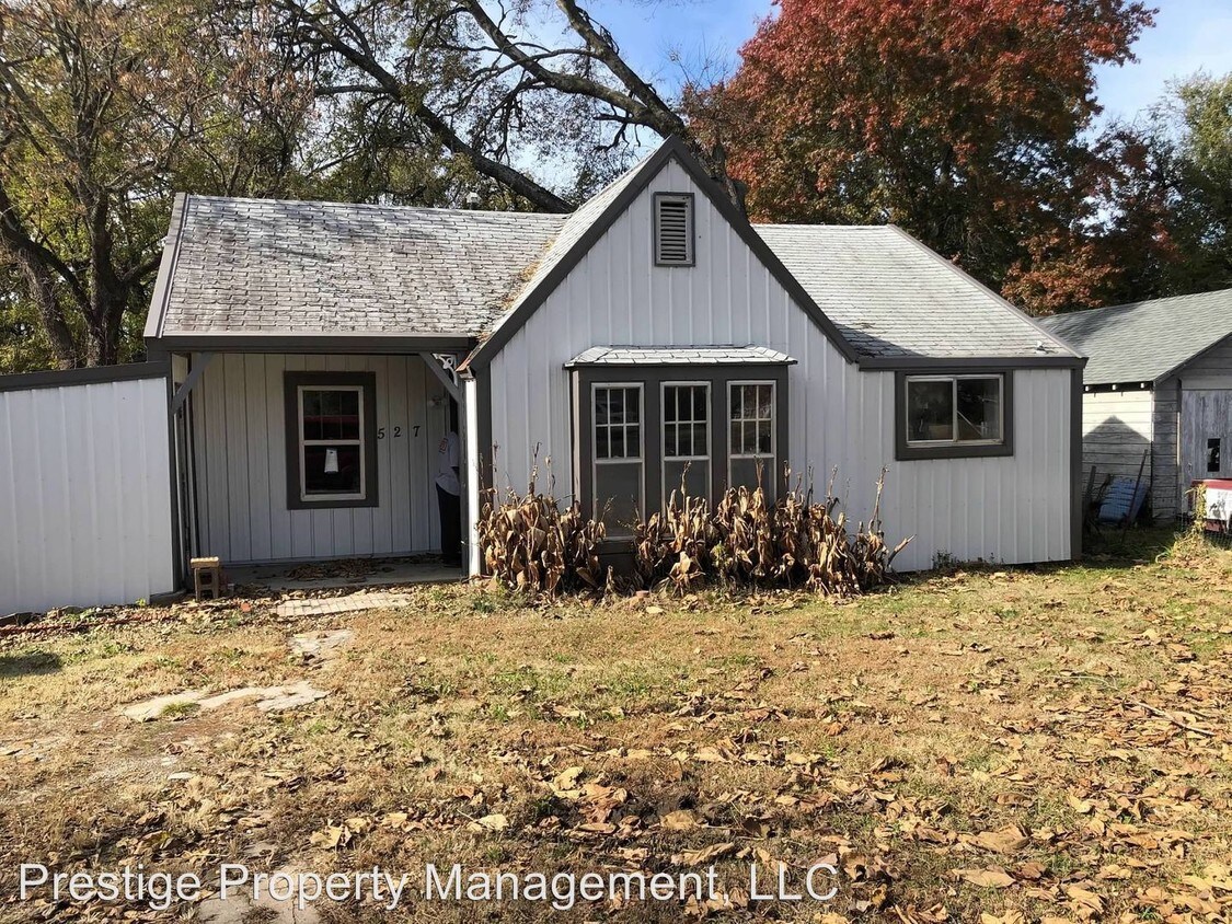 527 S Chickasaw Ave, Claremore, OK 74017 House Rental in Claremore