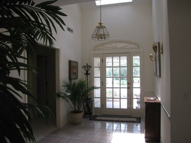 Building Photo - 14 Eagle Claw Dr