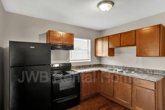 Foto del edificio - 3511 Rockwood Dr