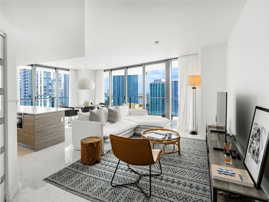 Foto principal - 1300 S Miami Ave